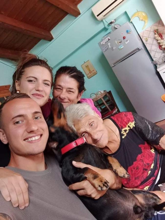 Casa Vacanza Zia Ersilia Rotondi Bagian luar foto